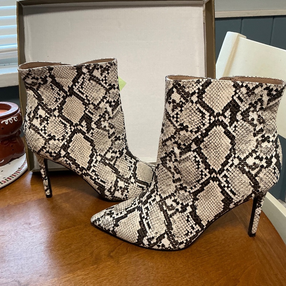 Thalia booties